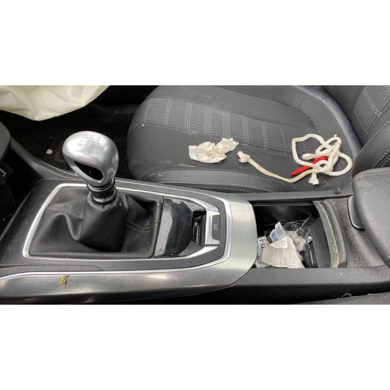 Trappe d'essence PEUGEOT 308 2 SW Photo n°9