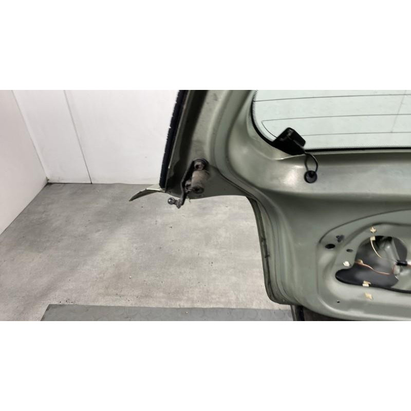 Malle/Hayon arriere TOYOTA YARIS 1 Photo n°11
