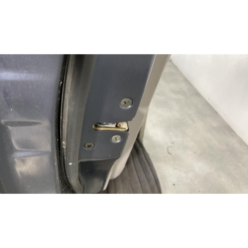 Porte avant gauche MITSUBISHI GRANDIS Photo n°6