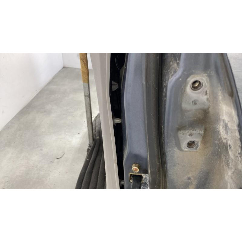 Porte avant gauche MITSUBISHI GRANDIS Photo n°7