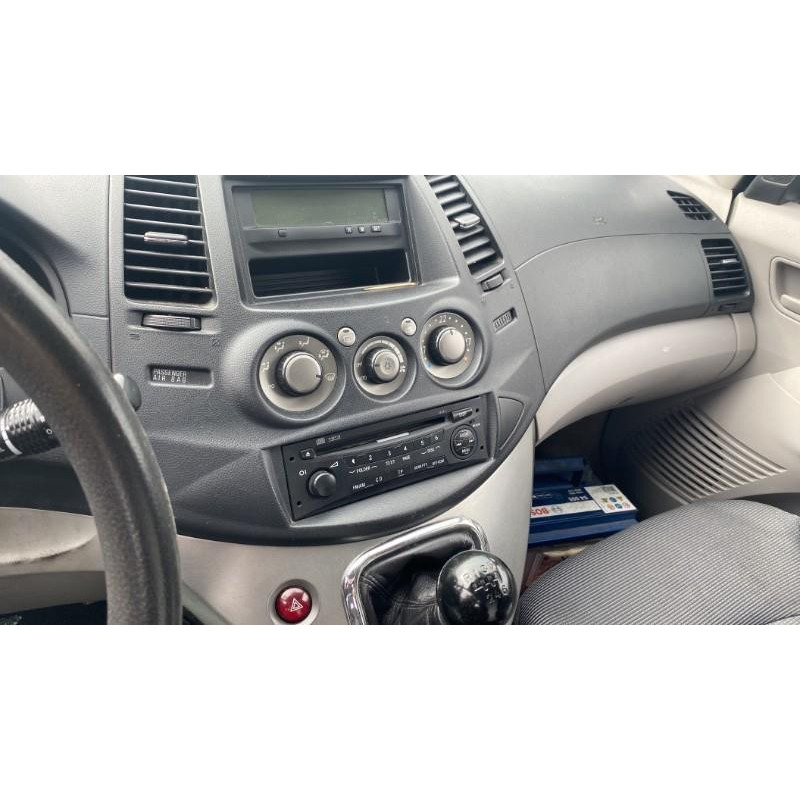 Porte avant gauche MITSUBISHI GRANDIS Photo n°12