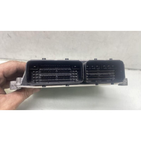 Calculateur moteur PEUGEOT 208 1