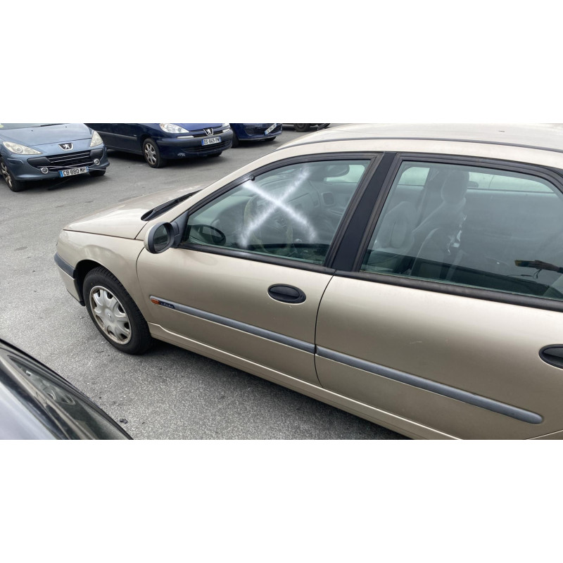 Serrure avant droit RENAULT LAGUNA 1 Photo n°18
