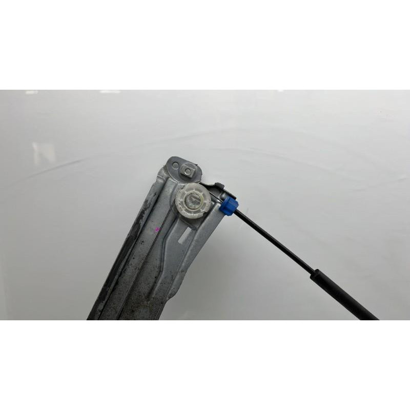 Leve vitre electrique avant droit RENAULT CLIO 3 Photo n°2