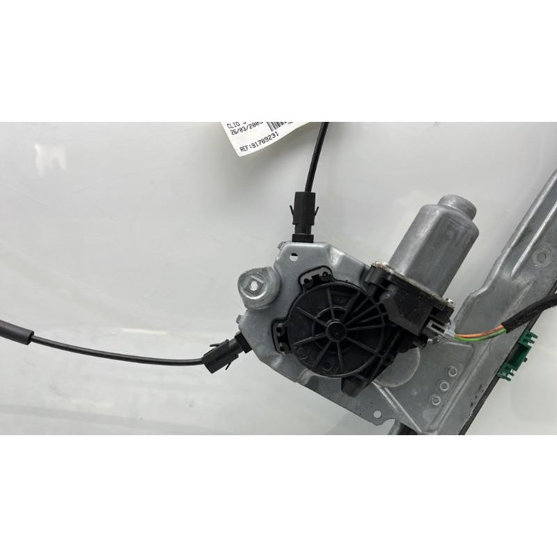 Leve vitre electrique avant droit RENAULT CLIO 3 Photo n°7
