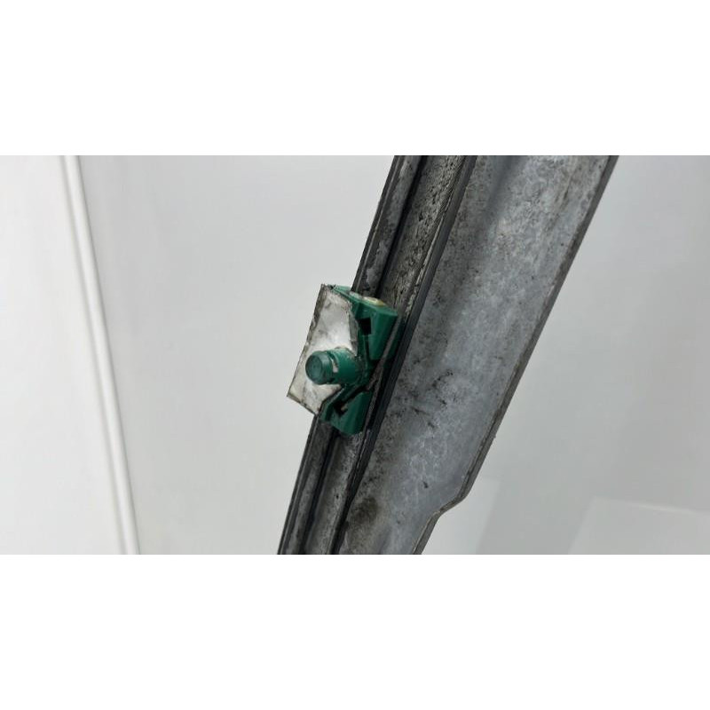 Leve vitre electrique avant droit RENAULT CLIO 3 Photo n°11