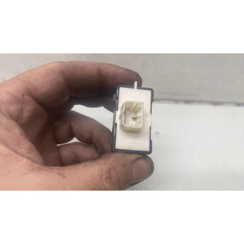 Interrupteur de leve vitre arriere droit FIAT 500X Photo n°2