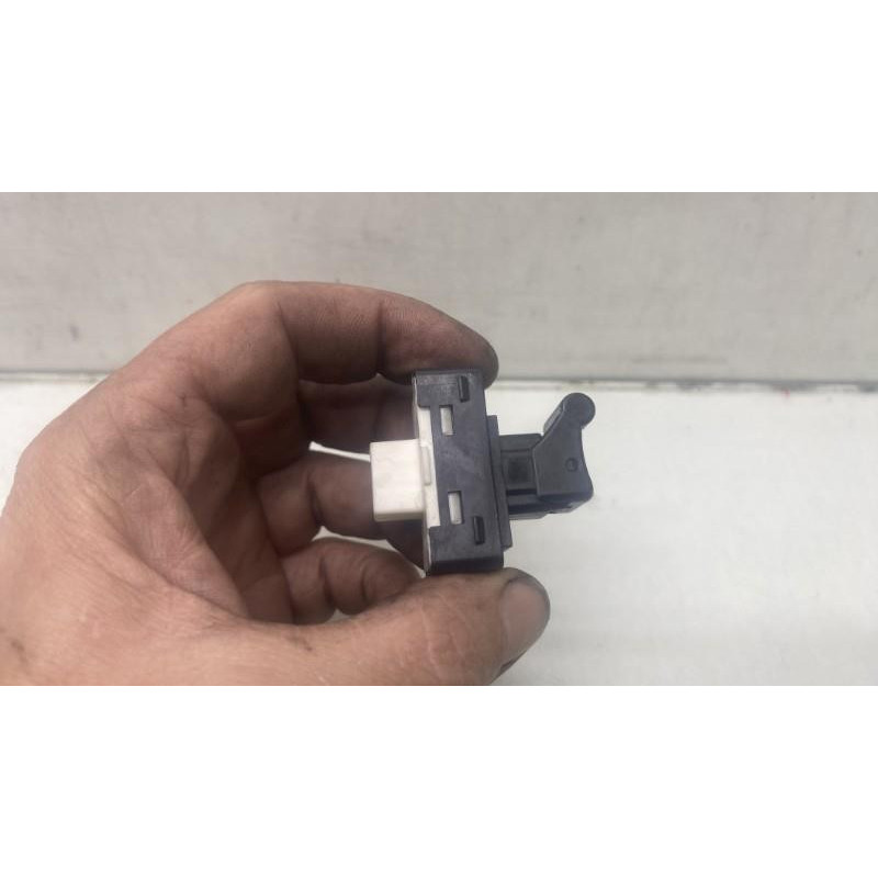 Interrupteur de leve vitre arriere droit FIAT 500X Photo n°3