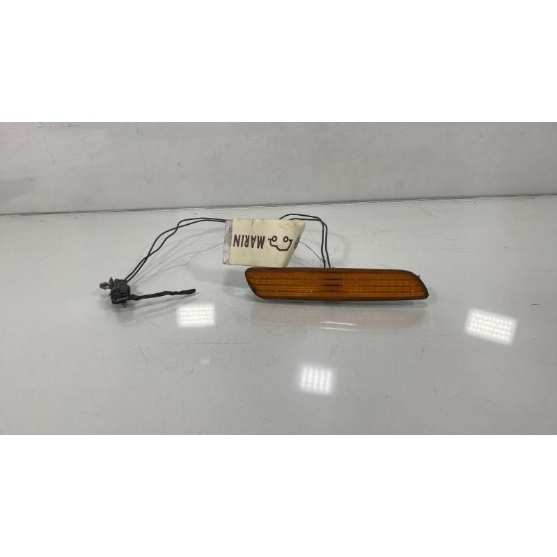 Repetiteur clignotant avant droit  (Feux) VOLVO V 40 1 Photo n°2