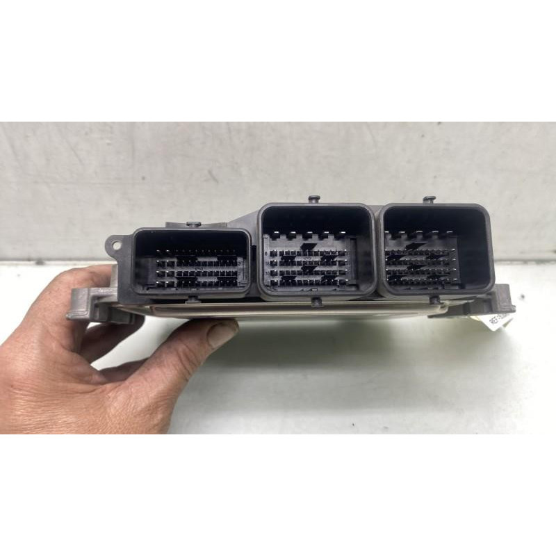 Calculateur moteur PEUGEOT 208 1 Photo n°3