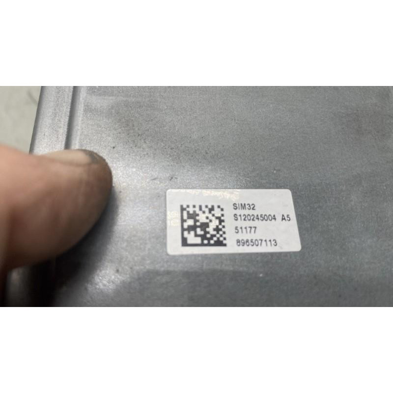 Calculateur moteur RENAULT CLIO 3 Photo n°3