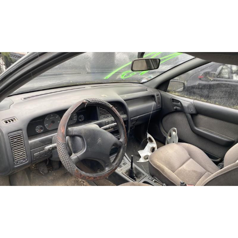 Vitre avant droit CITROEN XANTIA Photo n°13