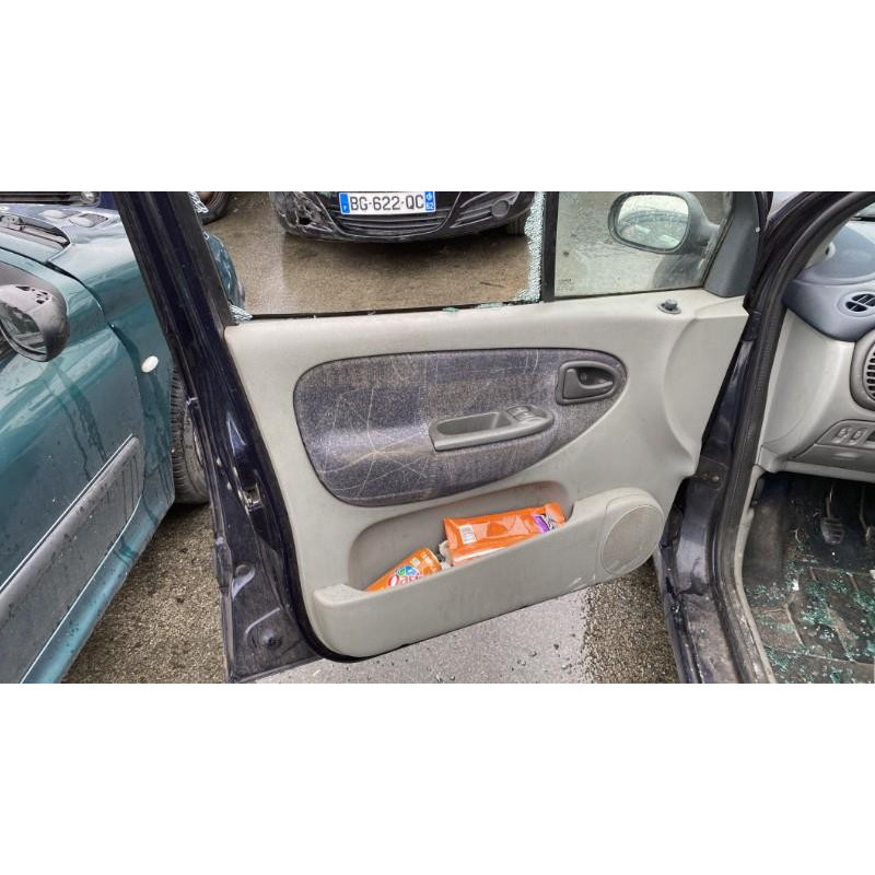 Interrupteur de leve vitre avant gauche RENAULT SCENIC 1 Photo n°9