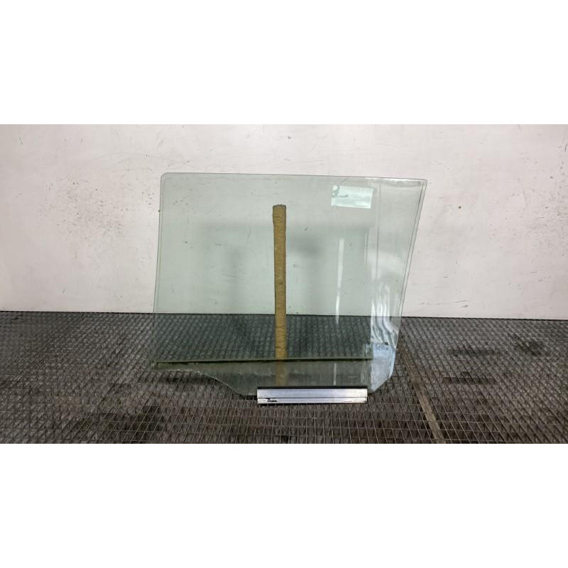 Vitre arriere droit OPEL ZAFIRA A Photo n°5