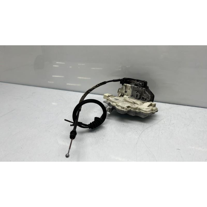 Serrure avant droit VOLKSWAGEN PASSAT 6 Photo n°4