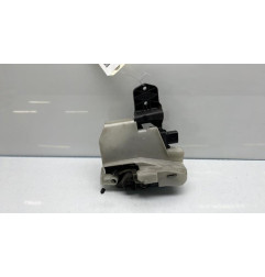 Serrure avant droit VOLKSWAGEN PASSAT 4