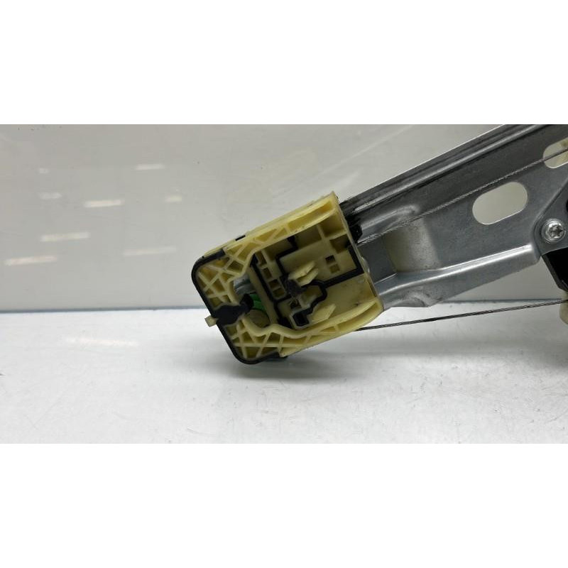 Leve vitre electrique arriere gauche FORD FOCUS 3 Photo n°3