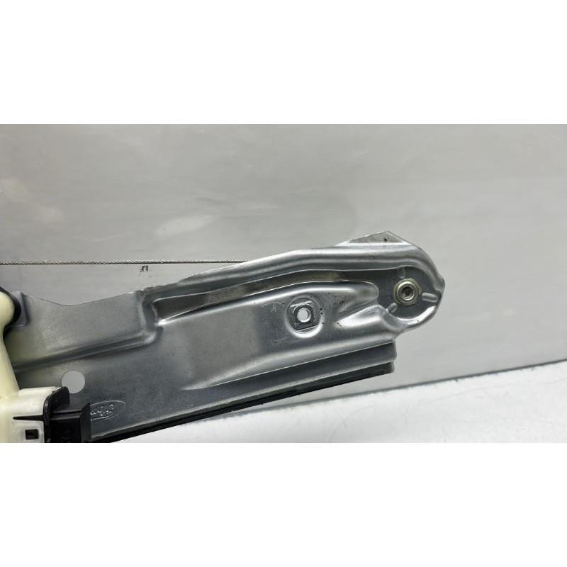Leve vitre electrique arriere gauche FORD FOCUS 3 Photo n°8