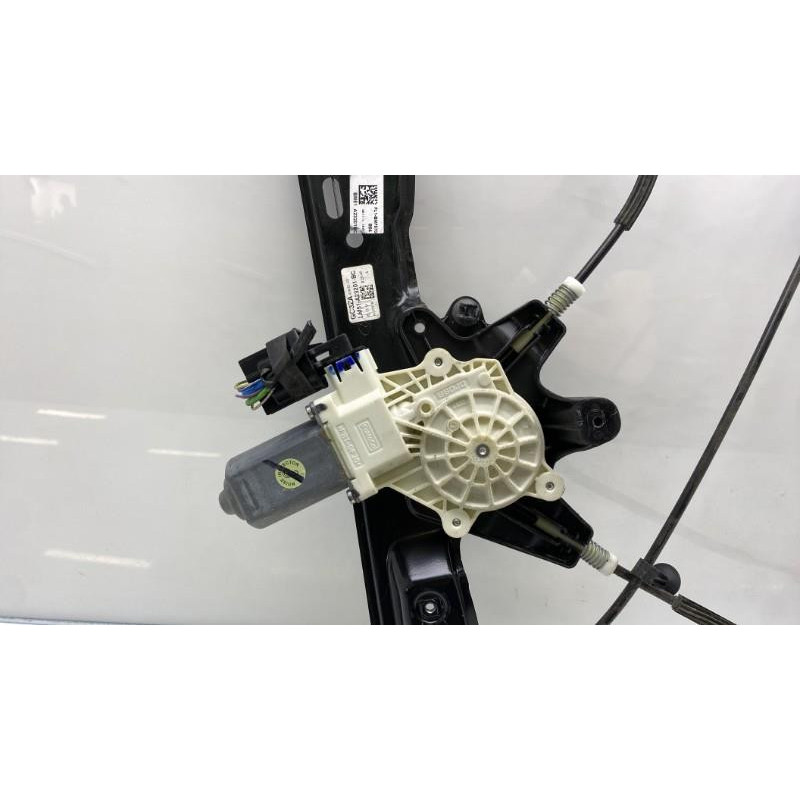 Leve vitre electrique avant gauche FORD FOCUS 3 Photo n°4