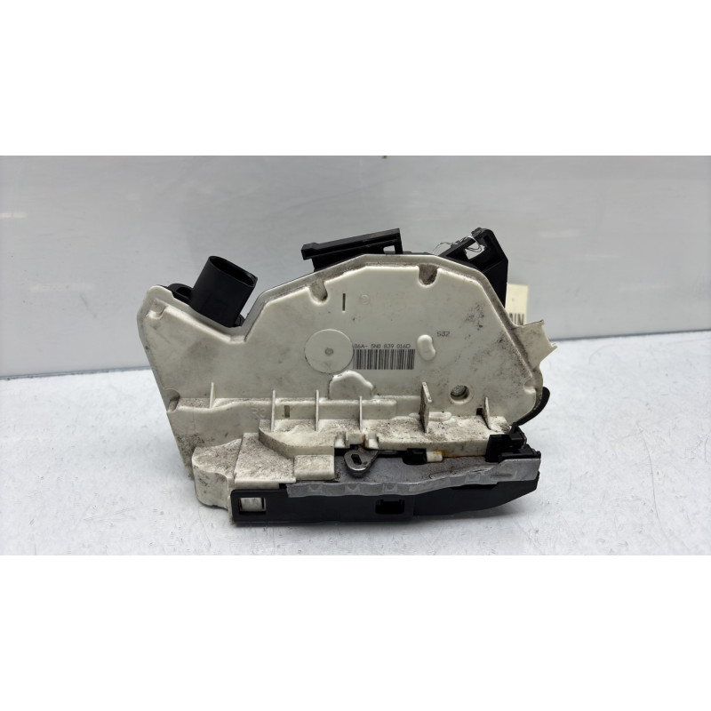 Serrure arriere droit VOLKSWAGEN PASSAT 5 Photo n°1