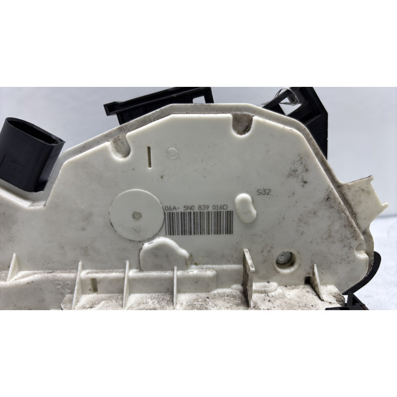 Serrure arriere droit VOLKSWAGEN PASSAT 5 Photo n°2