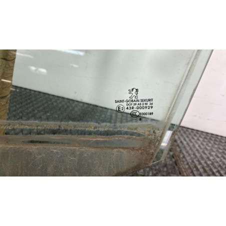Vitre avant gauche PEUGEOT 308 1 SW