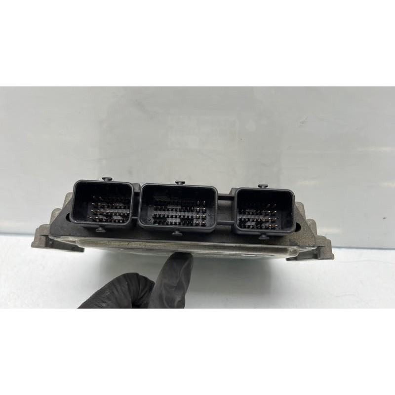 Calculateur moteur PEUGEOT 308 1 SW Photo n°3