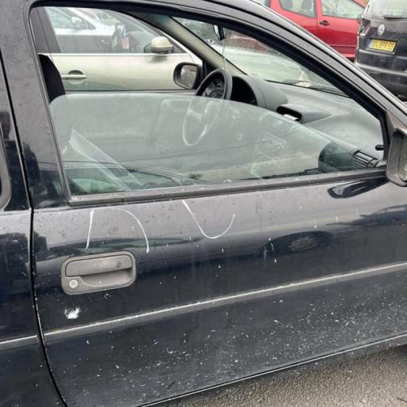 Feu arriere principal gauche (feux) OPEL CORSA B Photo n°8
