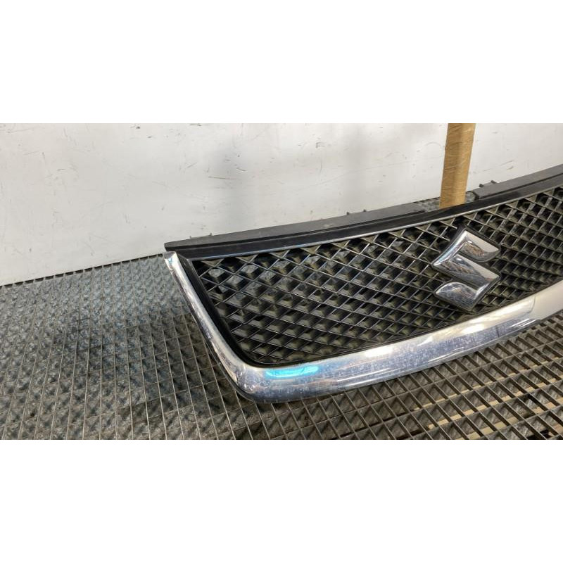 Calandre SUZUKI GRAND VITARA 2 Photo n°4