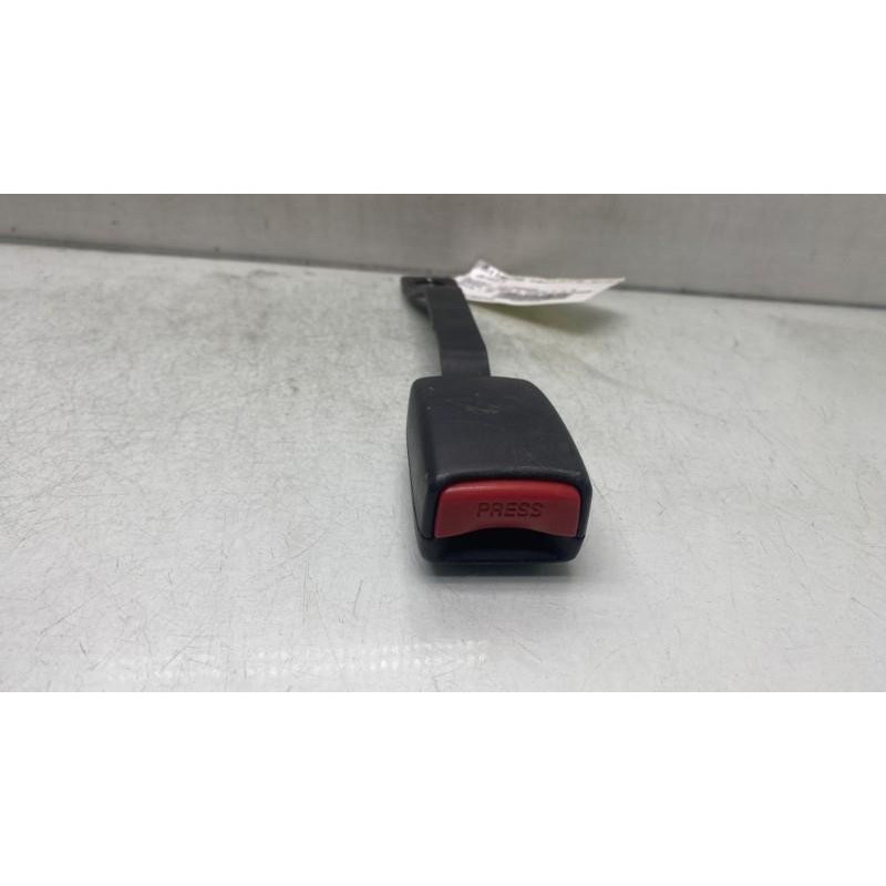 Attache ceinture avant droit SUZUKI GRAND VITARA 2 Photo n°2