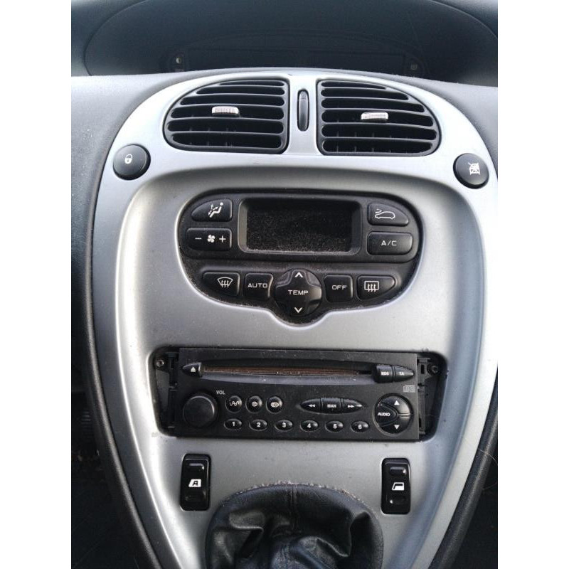 Vitre avant droit CITROEN XSARA PICASSO Photo n°11