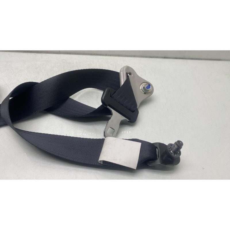 Pretensionneur de ceinture avant droit SUZUKI SWIFT 4 Photo n°6