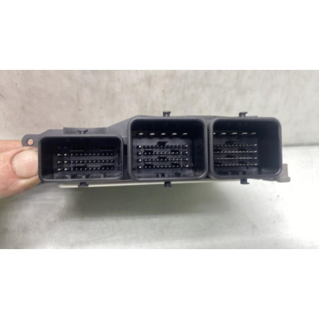 Calculateur moteur PEUGEOT 308 1