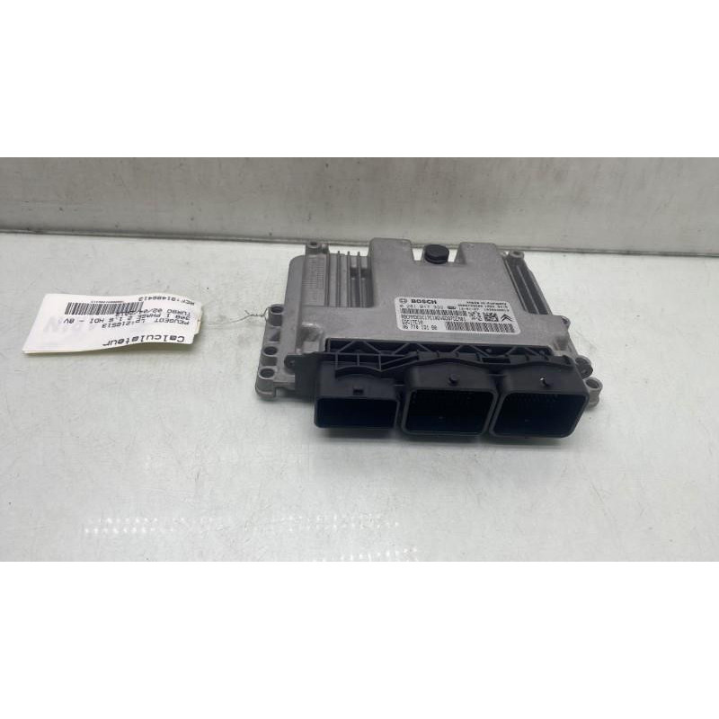 Calculateur moteur PEUGEOT 308 1 Photo n°4