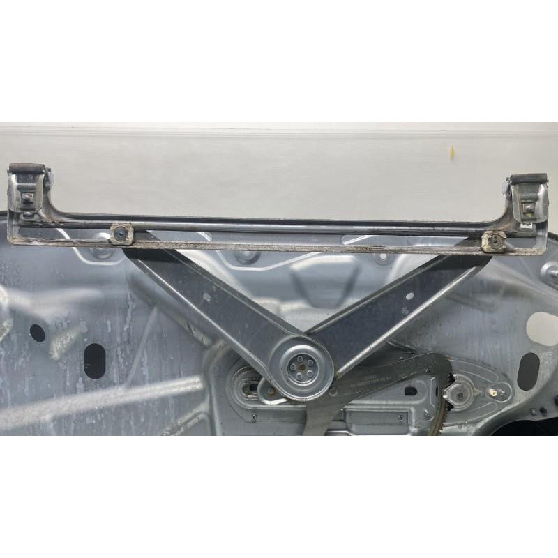 Leve vitre electrique avant droit FORD FOCUS 2 Photo n°3