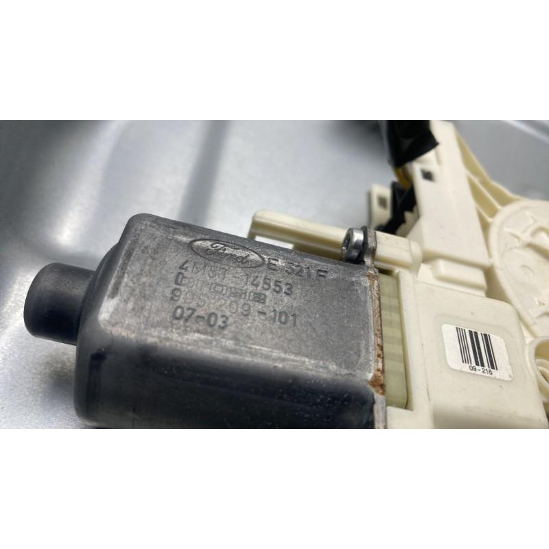 Leve vitre electrique avant droit FORD FOCUS 2 Photo n°6