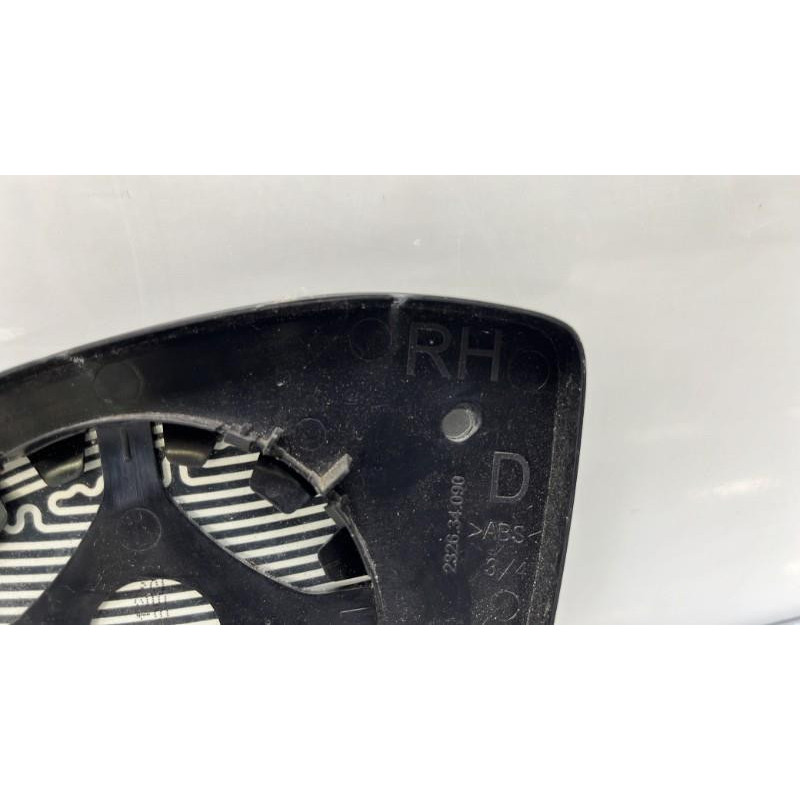 Glace retroviseur droit CITROEN C4 CACTUS Photo n°1