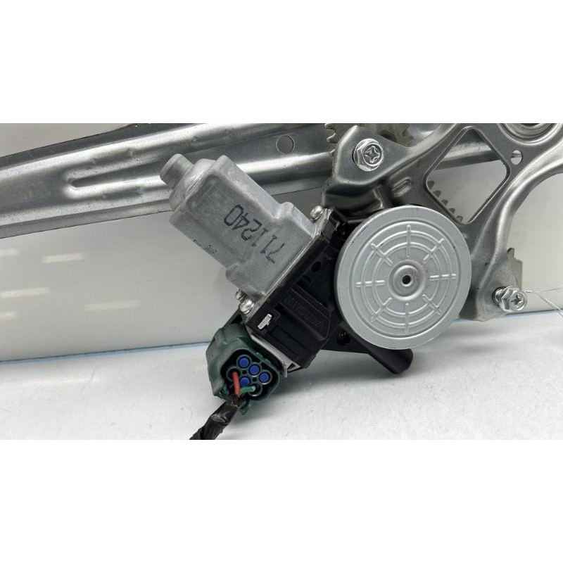 Leve vitre electrique arriere gauche NISSAN JUKE 1 Photo n°3