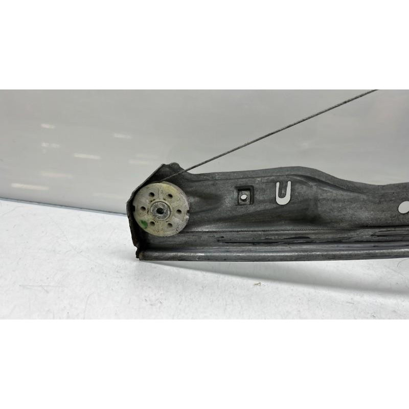 Leve vitre mecanique arriere gauche OPEL MERIVA B Photo n°3