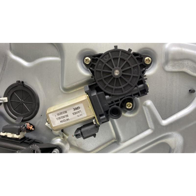 Leve vitre electrique avant gauche FIAT STILO Photo n°9