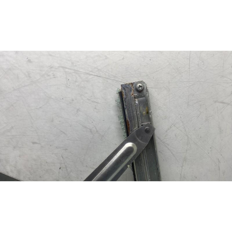 Leve vitre electrique avant droit SUZUKI ALTO 3 Photo n°3