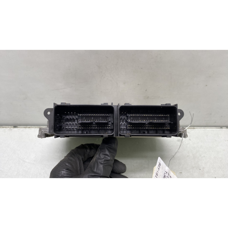 Calculateur moteur FORD FIESTA 6 Photo n°3