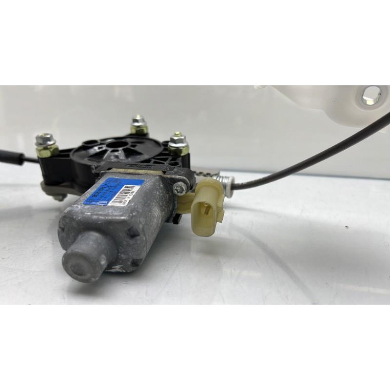 Leve vitre electrique arriere gauche KIA RIO 4 Photo n°2