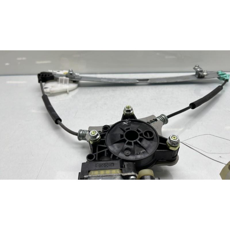 Leve vitre electrique avant droit KIA RIO 4 Photo n°5
