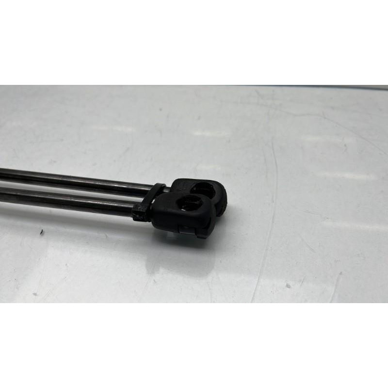Verin de coffre KIA RIO 4 Photo n°3