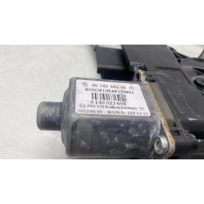 Leve vitre electrique avant droit PEUGEOT 2008 1 Photo n°4
