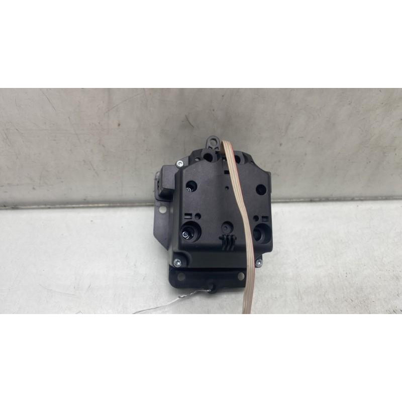 Commande GPS MERCEDES CLASSE C 204 Photo n°4