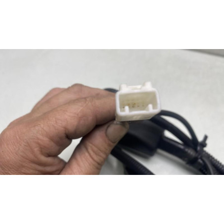 Attache ceinture avant droit TOYOTA YARIS 3