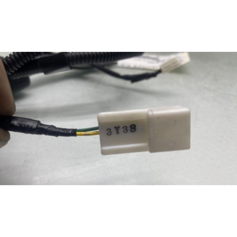 Attache ceinture avant droit TOYOTA YARIS 3 Photo n°3