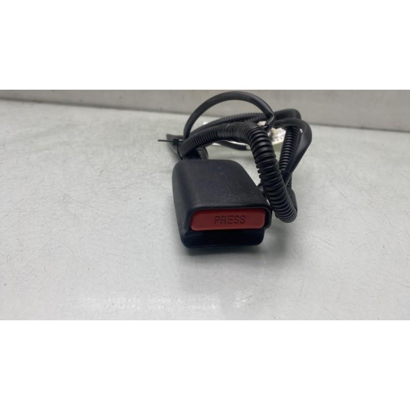Attache ceinture avant droit TOYOTA YARIS 3 Photo n°5